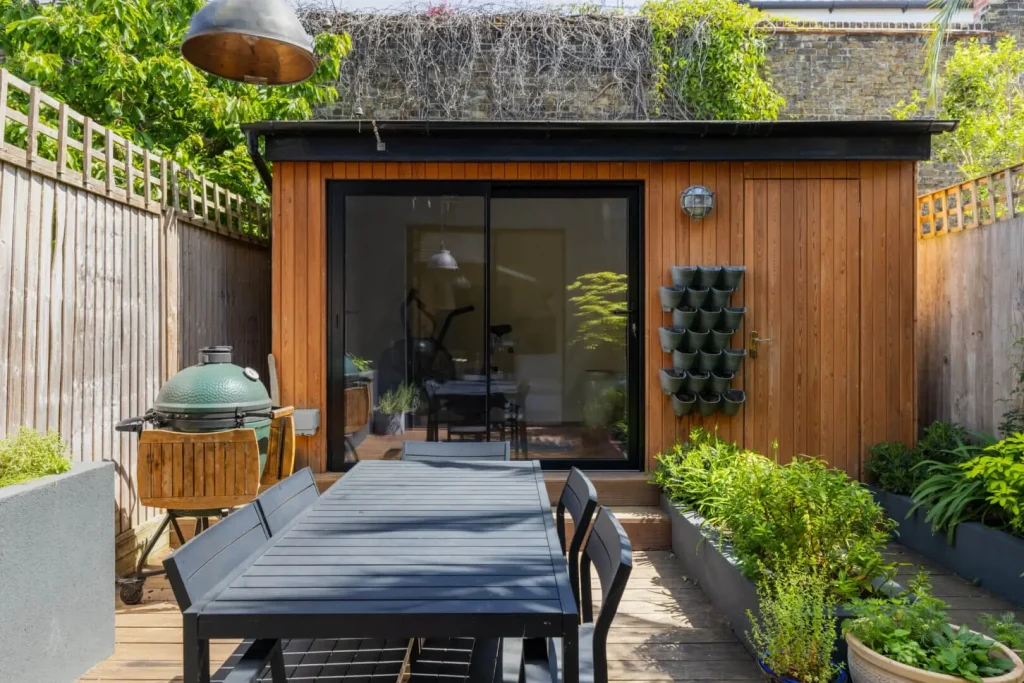 garden-office-london-cedar-clad-exterior