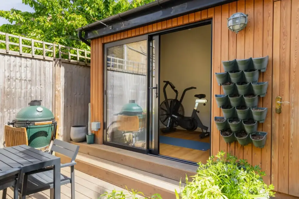 garden-office-london-sliding-doors-interior