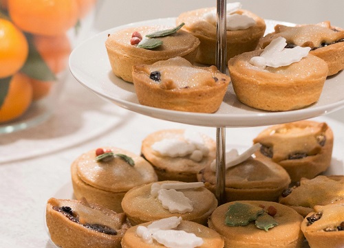 Mince Pies and Mulled Wine Mince Pies and Mulled Wine