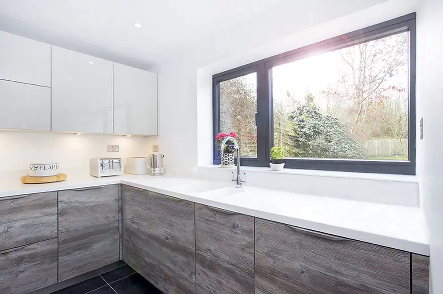 Completed Build Team side return kitchen extension to a house in Palmers Green (Enfield, N13)