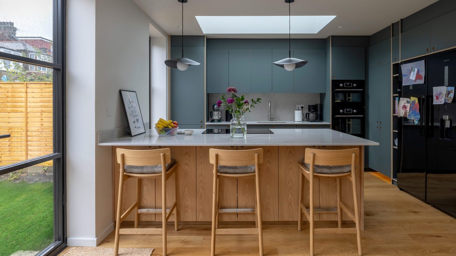 01-hero-open-plan-kitchen