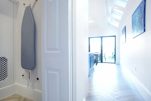 Side Return Extension in Barnet, N10, by Build Team (photo 22)