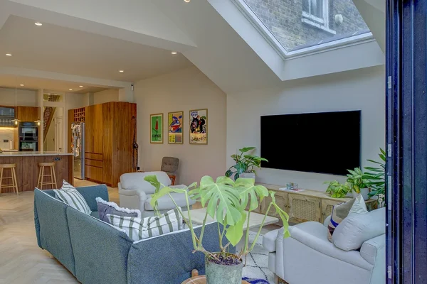 Side Return Extension in Brent NW10, Wrentham Avenue, by Build Team (photo 37)