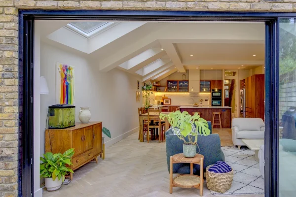 Side Return Extension in Brent NW10, Wrentham Avenue, by Build Team (photo 38)