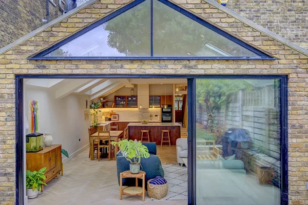 Side Return Extension in Brent NW10, Wrentham Avenue, by Build Team (photo 39)