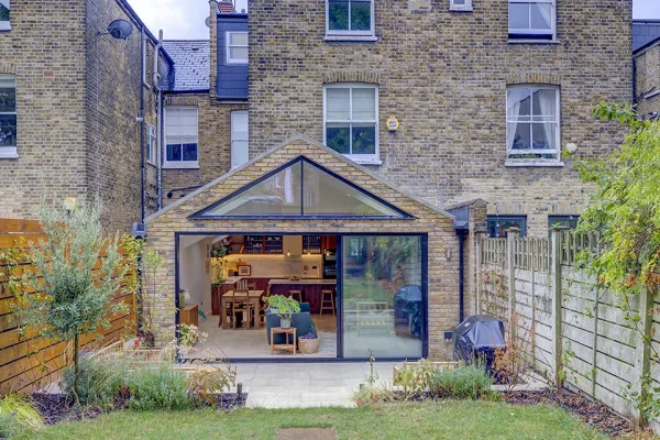Side Return Extension in Brent NW10, Wrentham Avenue, by Build Team (photo 40)