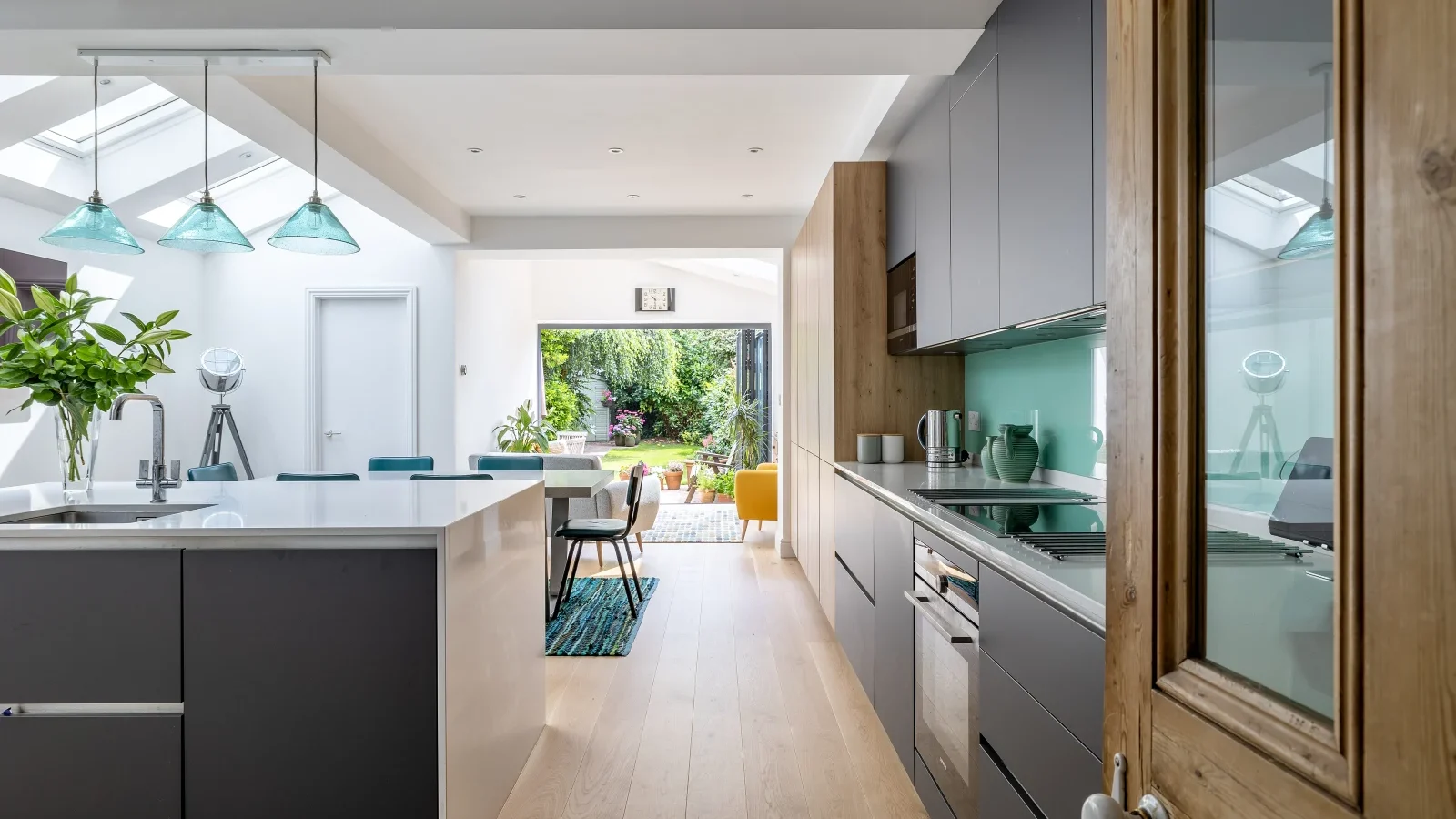 Side Return Extension in Ealing W36SZ, W3, by Build Team