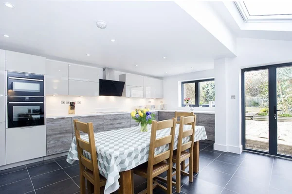 Side Return Extension in Enfield, N13, by Build Team (photo 4)