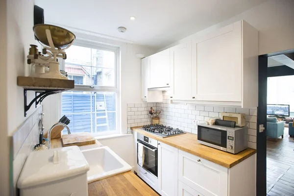 Side Return Extension in Haringey, N15, by Build Team (photo 17)