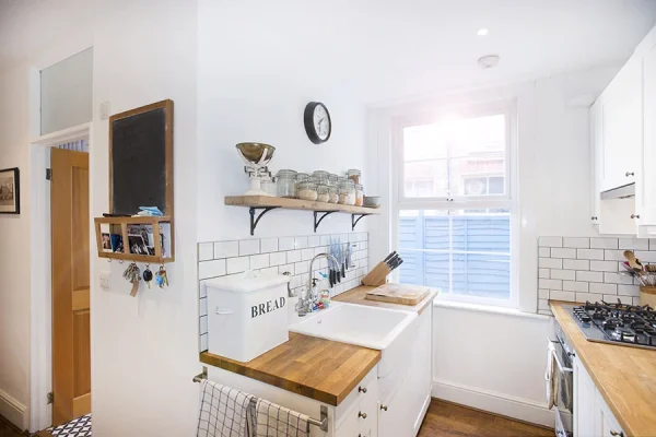 Side Return Extension in Haringey, N15, by Build Team (photo 20)