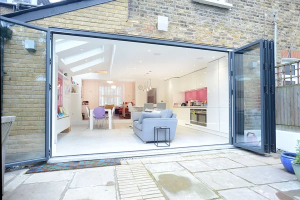 Side Return Extension in Haringey, N8, by Build Team (photo 20)