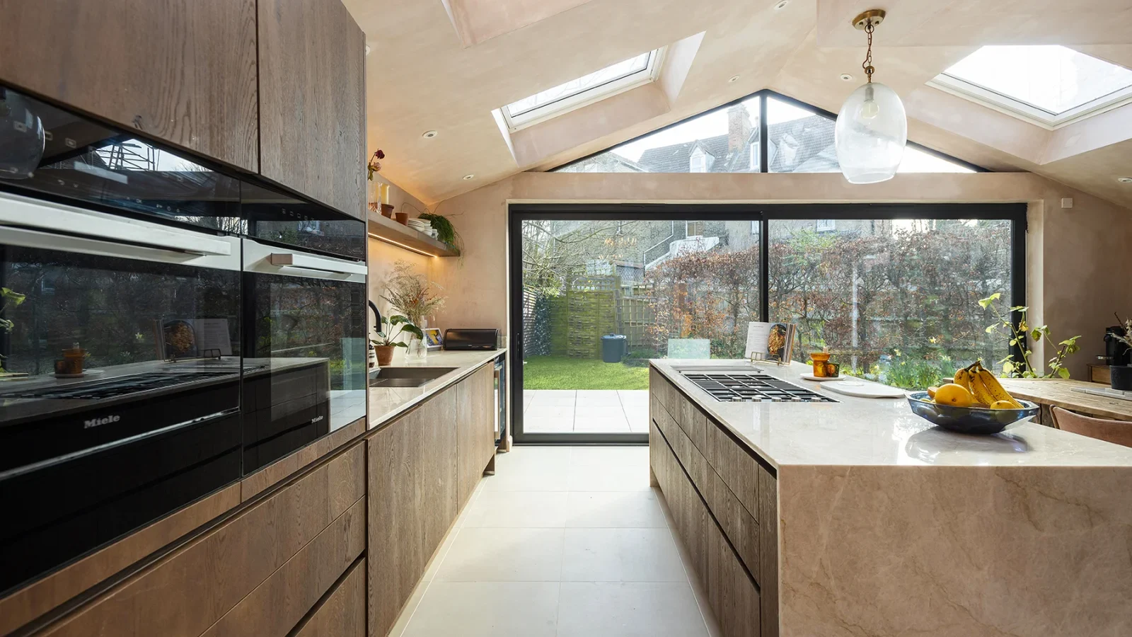 Side Return Extension in Lewisham, SE26, by Build Team